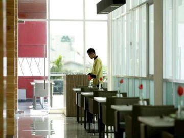 Santika Hotel 3*
